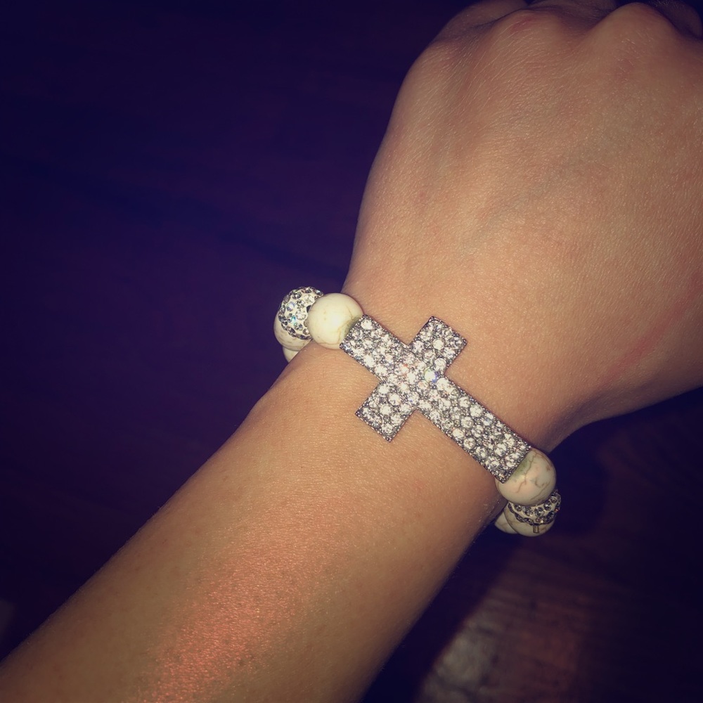 Cross diamond beaded bracelet